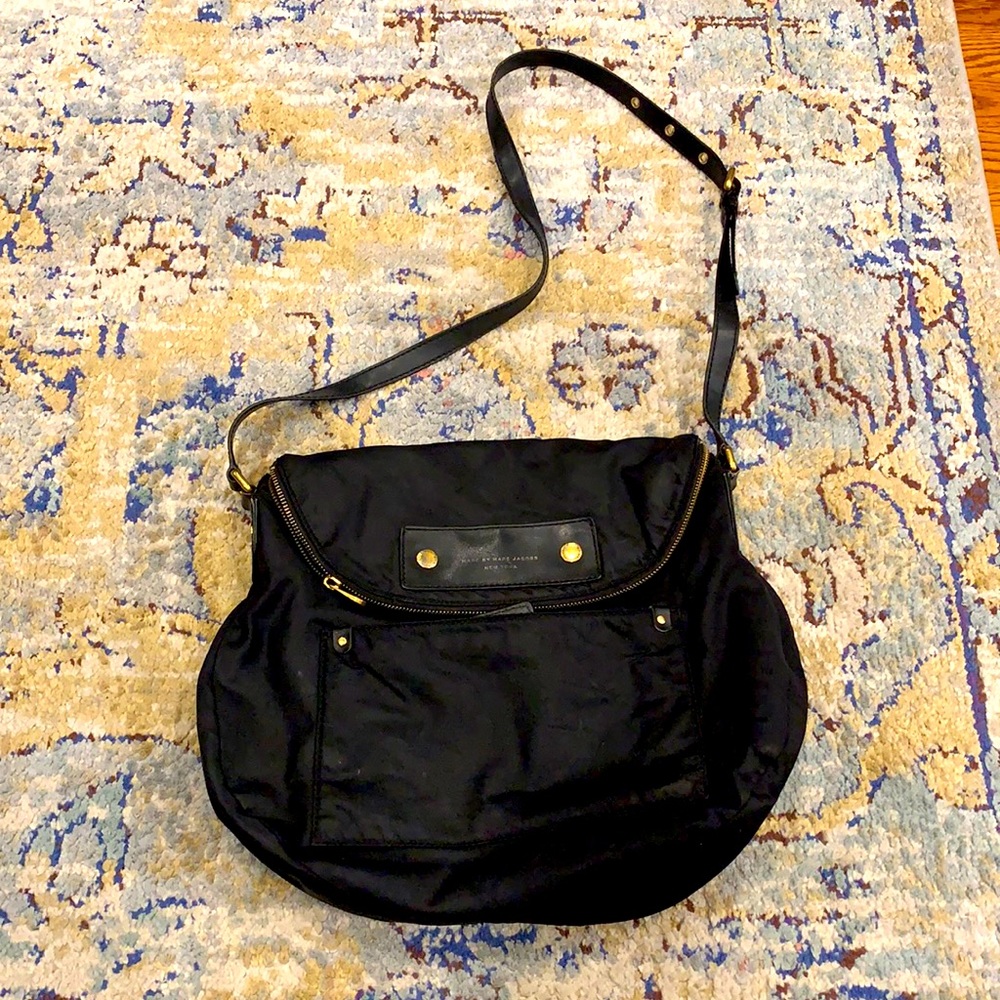Marc Jacobs nylon crossbody black with gold hardware - Picture 1 of 5